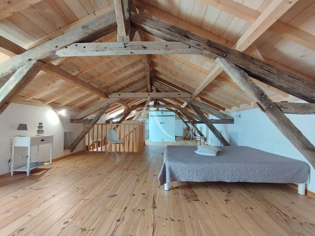 Maison à PUY-L&#039;EVEQUE