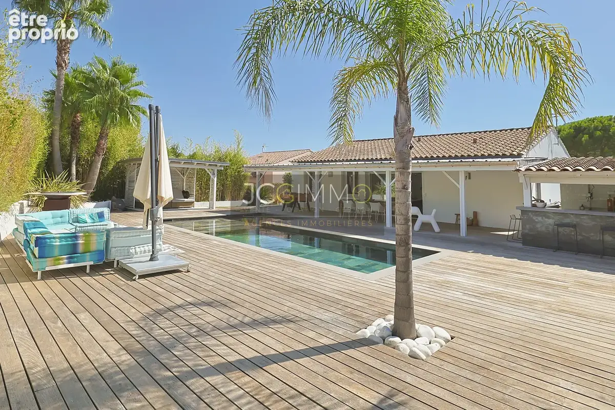 Photo Maison à La Crau au prix de 1 090 000€