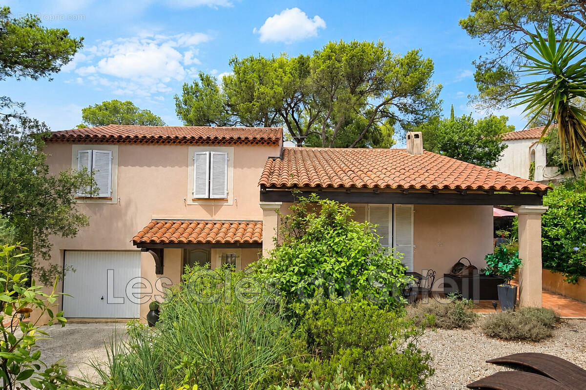 Maison à HYERES