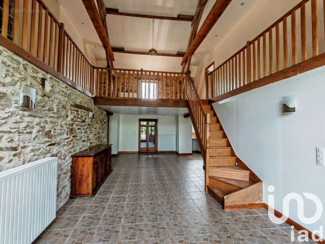 Photo 2 - Maison à SAINT-SATURNIN