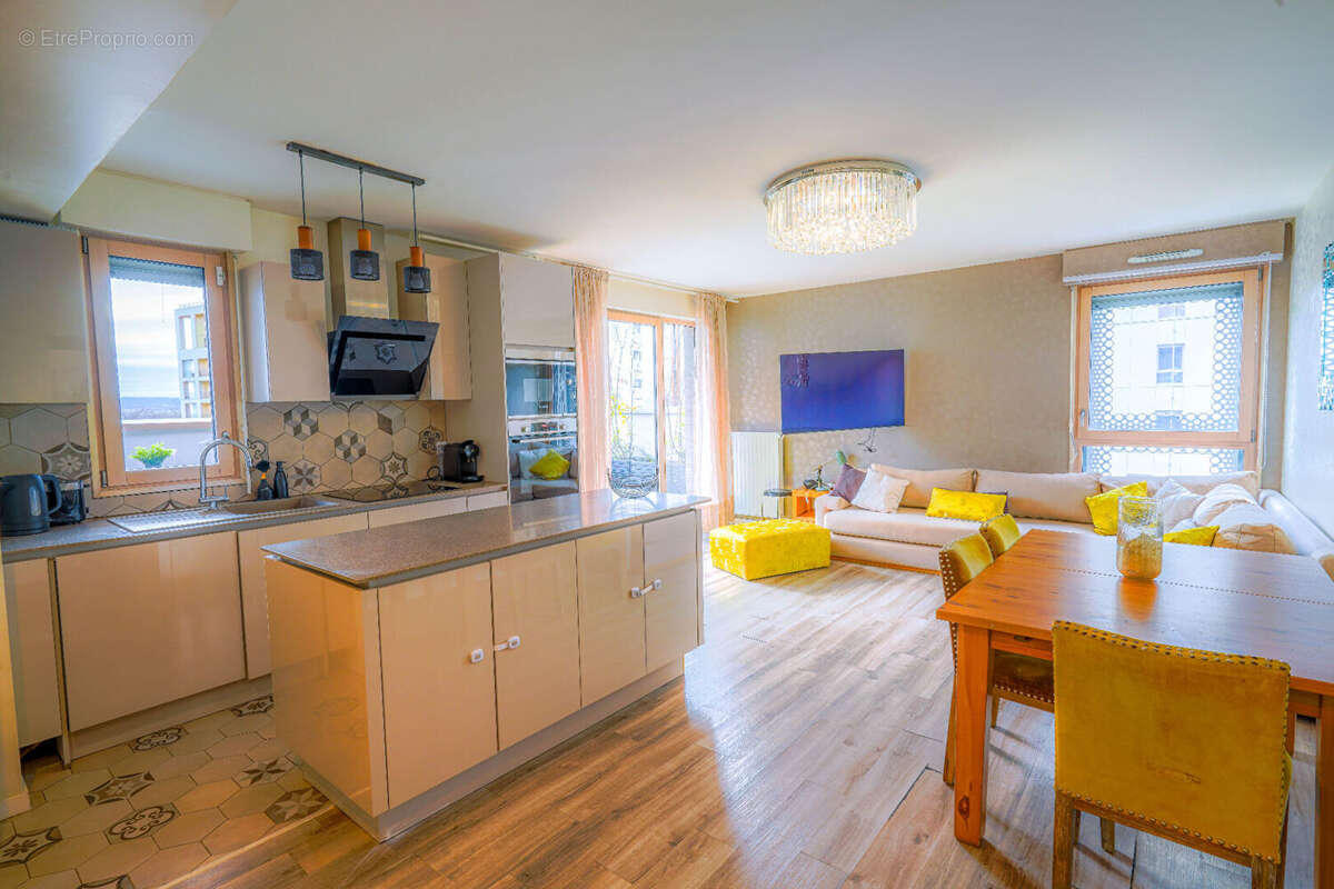 Appartement à NANTERRE