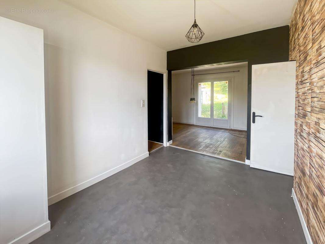  marsac-sur-l’isle – une maison familiale avec un beau potentiel ! - photo 4