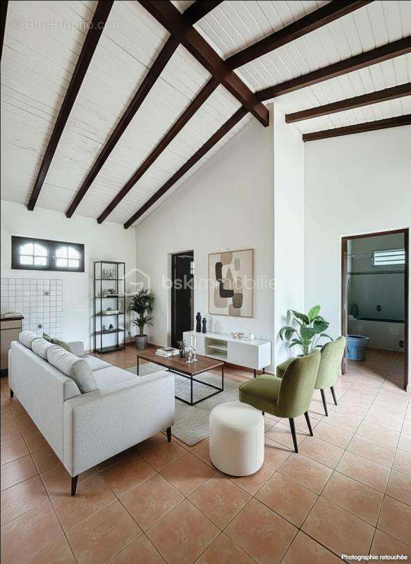 Maison à PETIT-BOURG