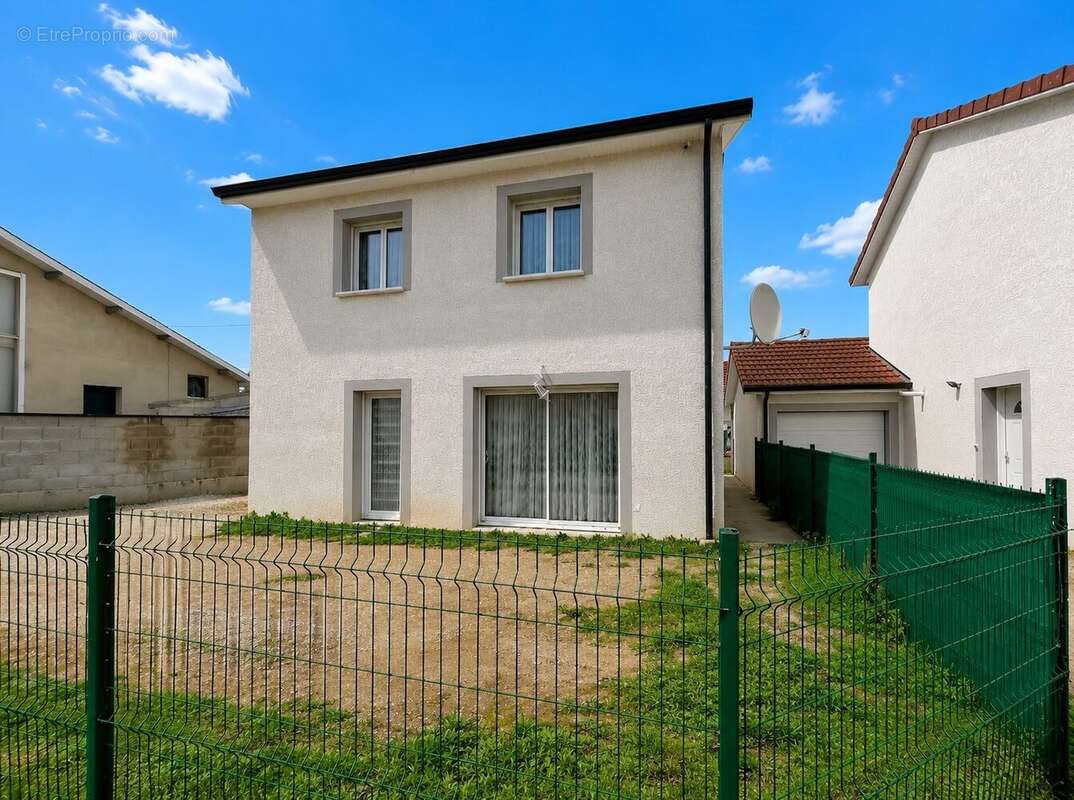 Maison à PONT-DE-CHERUY