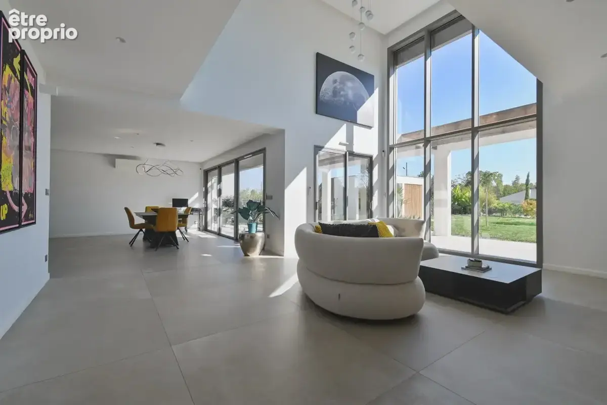 Villa de 215m2 sur terrain clos de 1500m2 4 chambres. - photo 3
