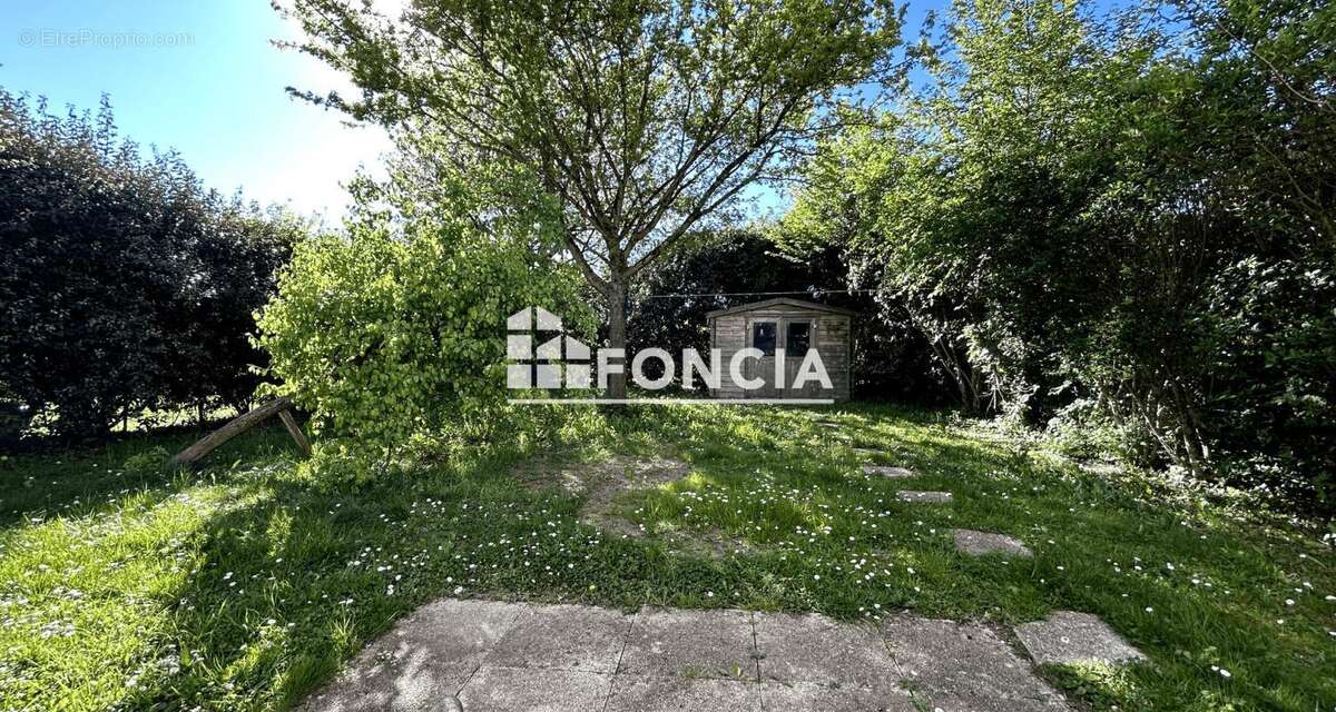 Maison à SAINT-PIERRE-DU-PERRAY