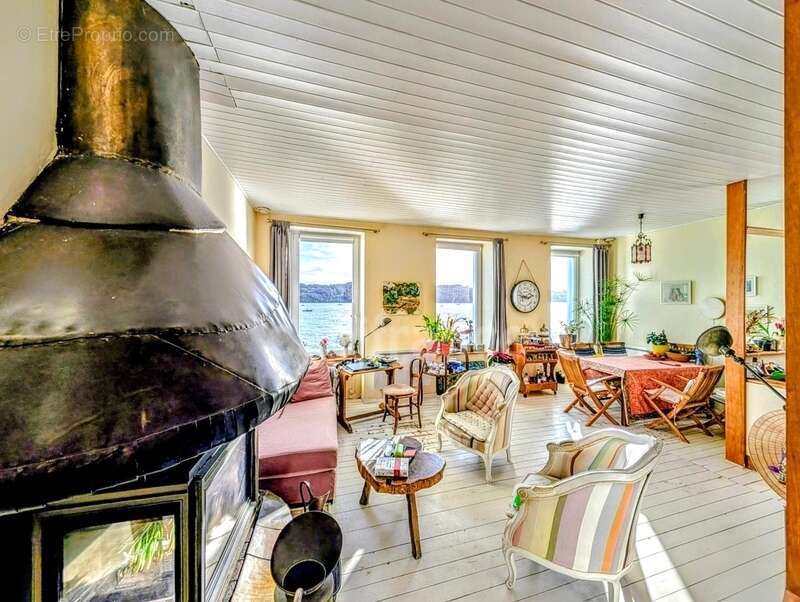 Maison à LE RELECQ-KERHUON