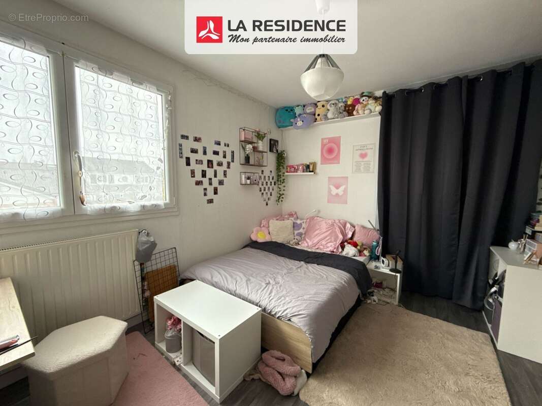 Maison à LE MESNIL-SAINT-DENIS