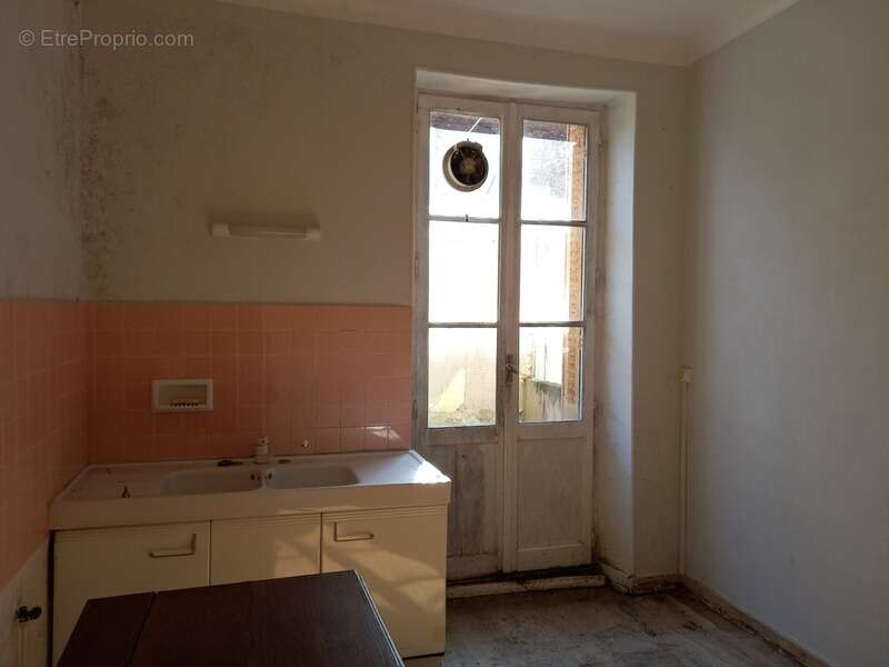 Appartement à CHATEAUNEUF-VAL-DE-BARGIS