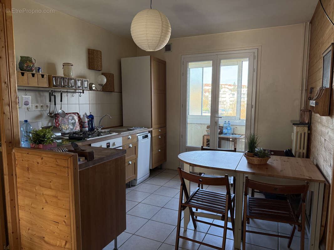 Appartement à SAINT-ETIENNE
