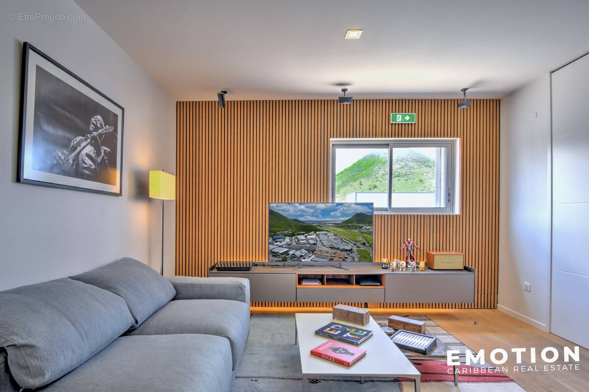 Hangar + apt T2 - 547 m2 + 225 m2 de mezzanine - HOPE ESTATE - photo 2