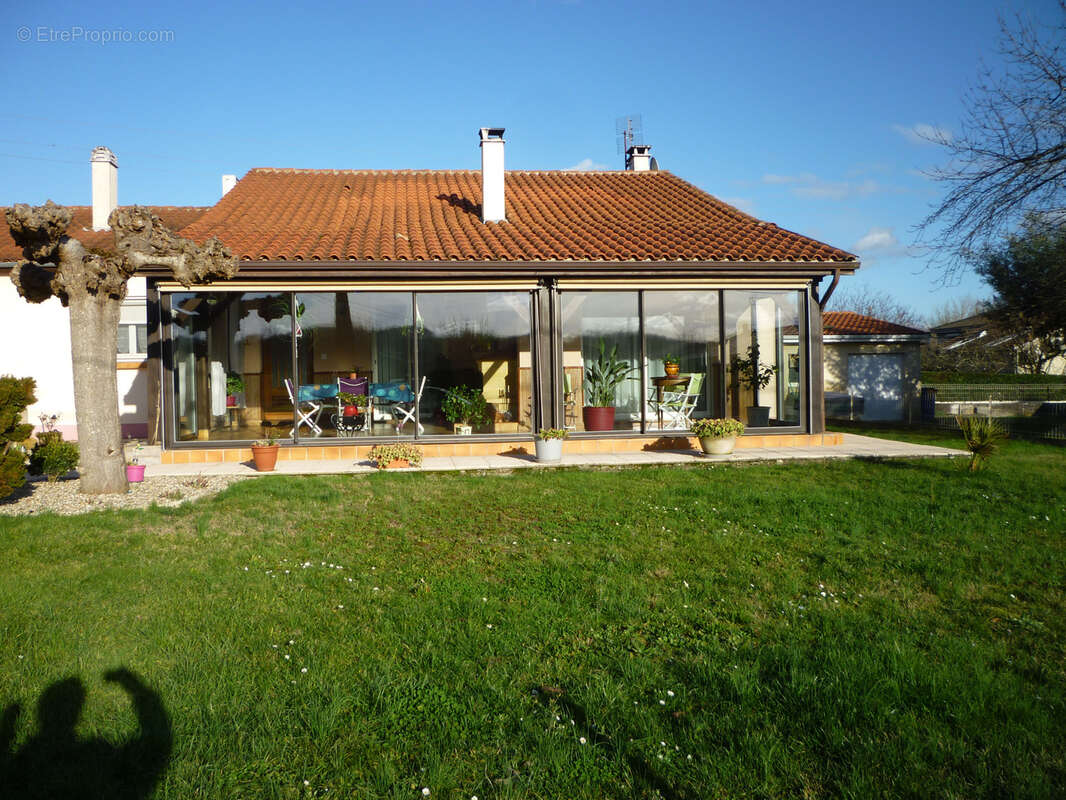 À vendre   Maison de plain-pied 4 pièces   136 m2   CONDEZAYGUES (47)   238 000 € - photo 3