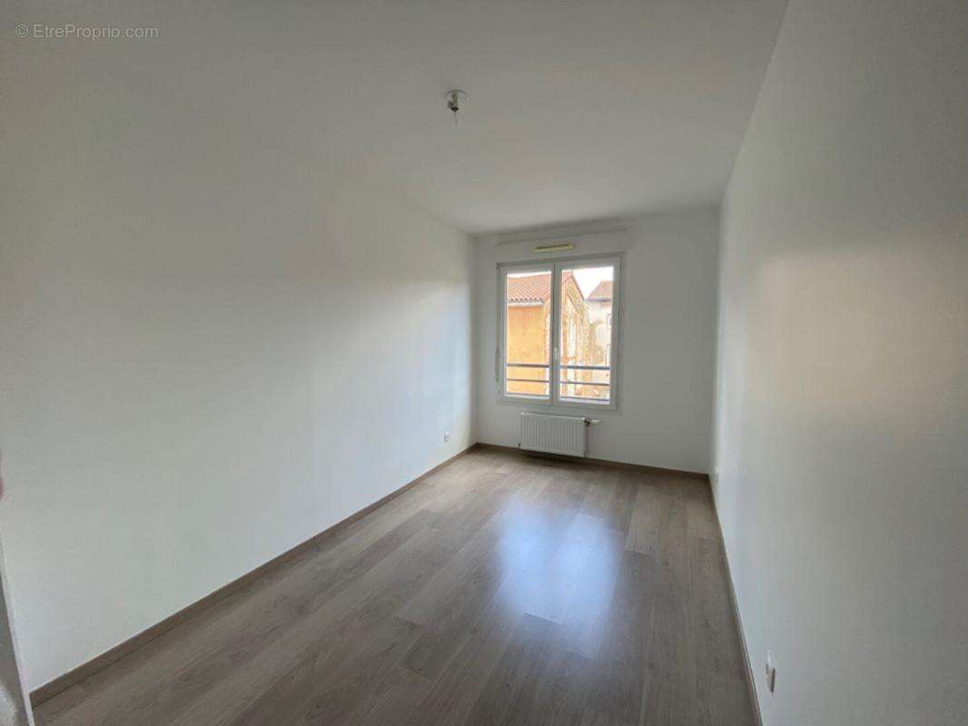 Appartement à SAINT-LAURENT-SUR-SAONE