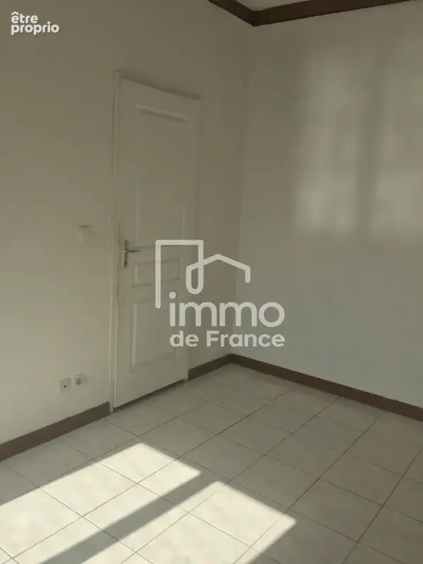 Ambérieu-en-Bugey : immeuble de rapport de 6 appartements et 1 local, à proximité immédiate de la gare - photo 10