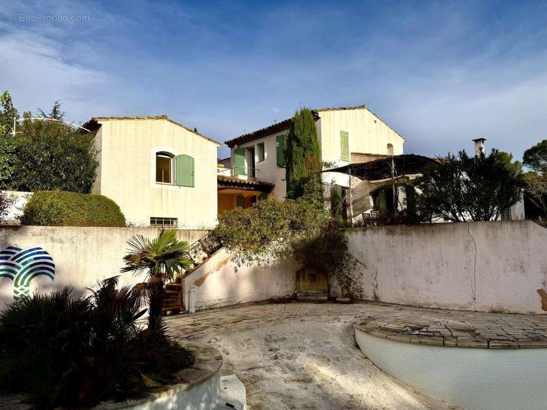 Maison à L&#039;ISLE-SUR-LA-SORGUE