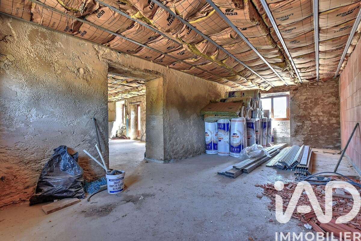 Maison 170 m² à Saint-Pierre-De-Frugie  - photo 8