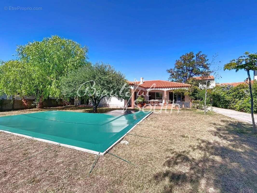 Maison de plain pied à Perpignan avec piscine et confort moderne - photo 4