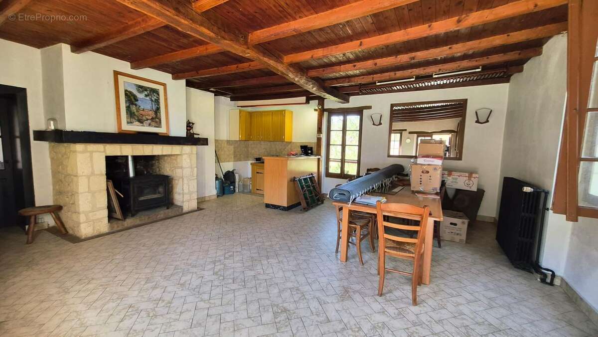 Maison à SAINT-FELIX-DE-VILLADEIX