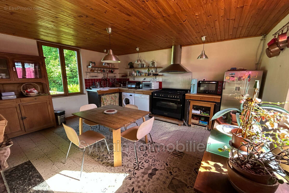 Maison à FORMERIE