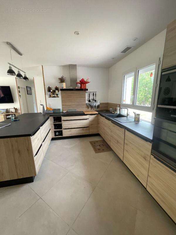 Maison Saint Denis De Pile 5 pièce(s)  4 chambres 118 m2 Terrain 1280m2 - photo 5