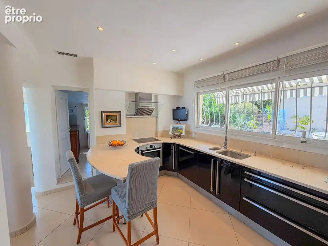A vendre villa provencale vue mer golfe st tropez garage tout a pied aux issambres - photo 13