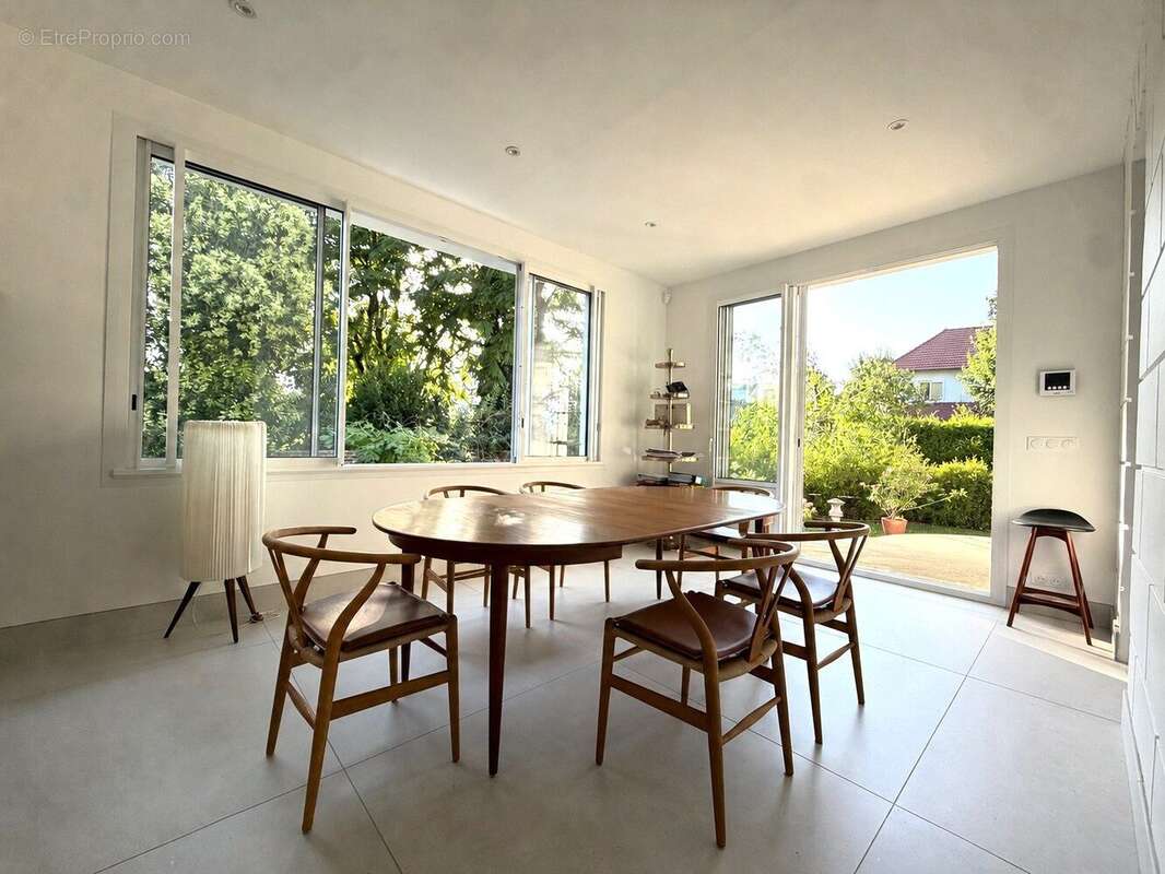 Maison à LE PERREUX-SUR-MARNE