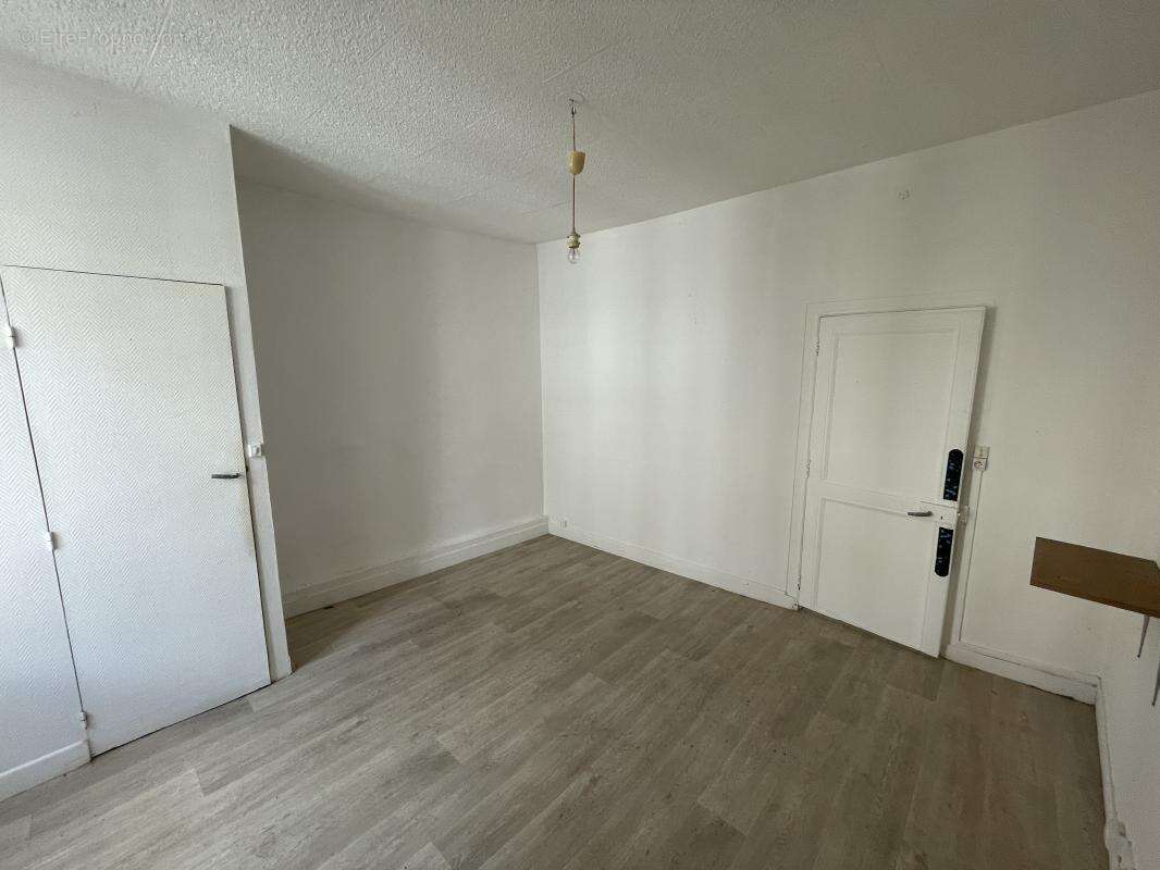 Appartement à ANGERVILLE