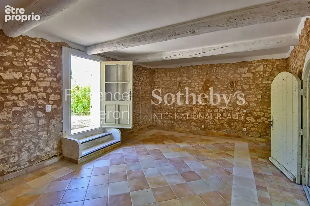 Mas du 18ème siècle avec piscine et 2 hectares de terrain - photo 15