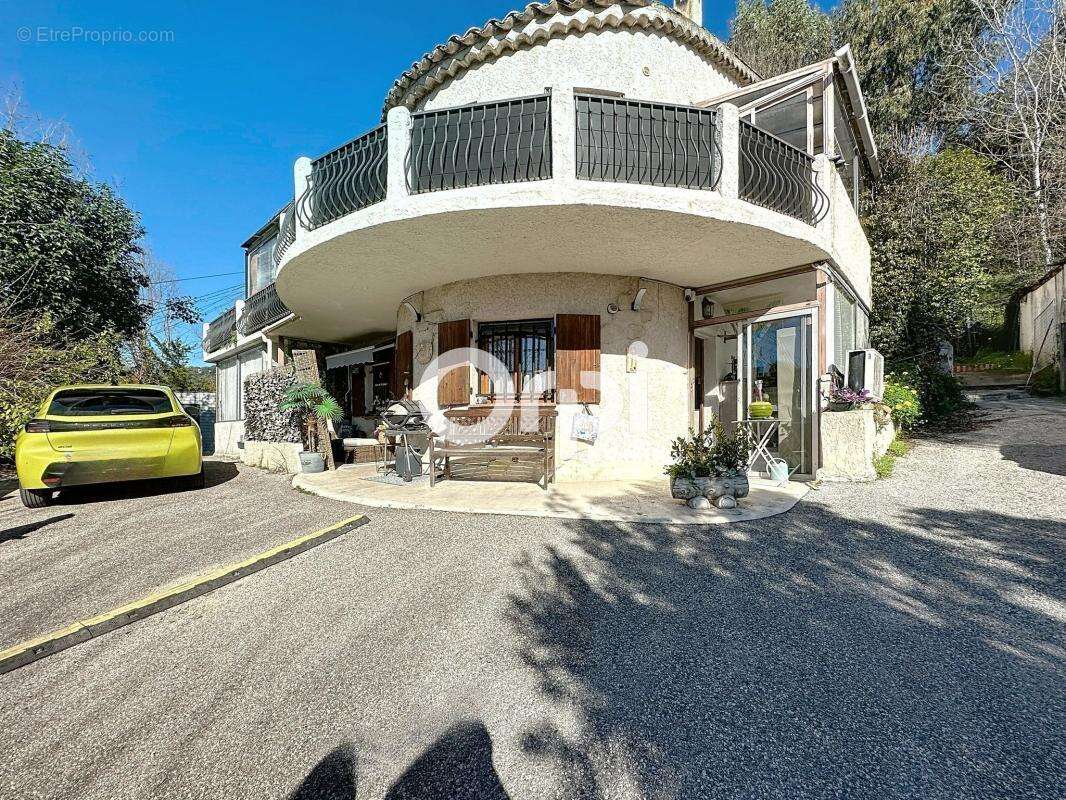 Appartement à LA COLLE-SUR-LOUP