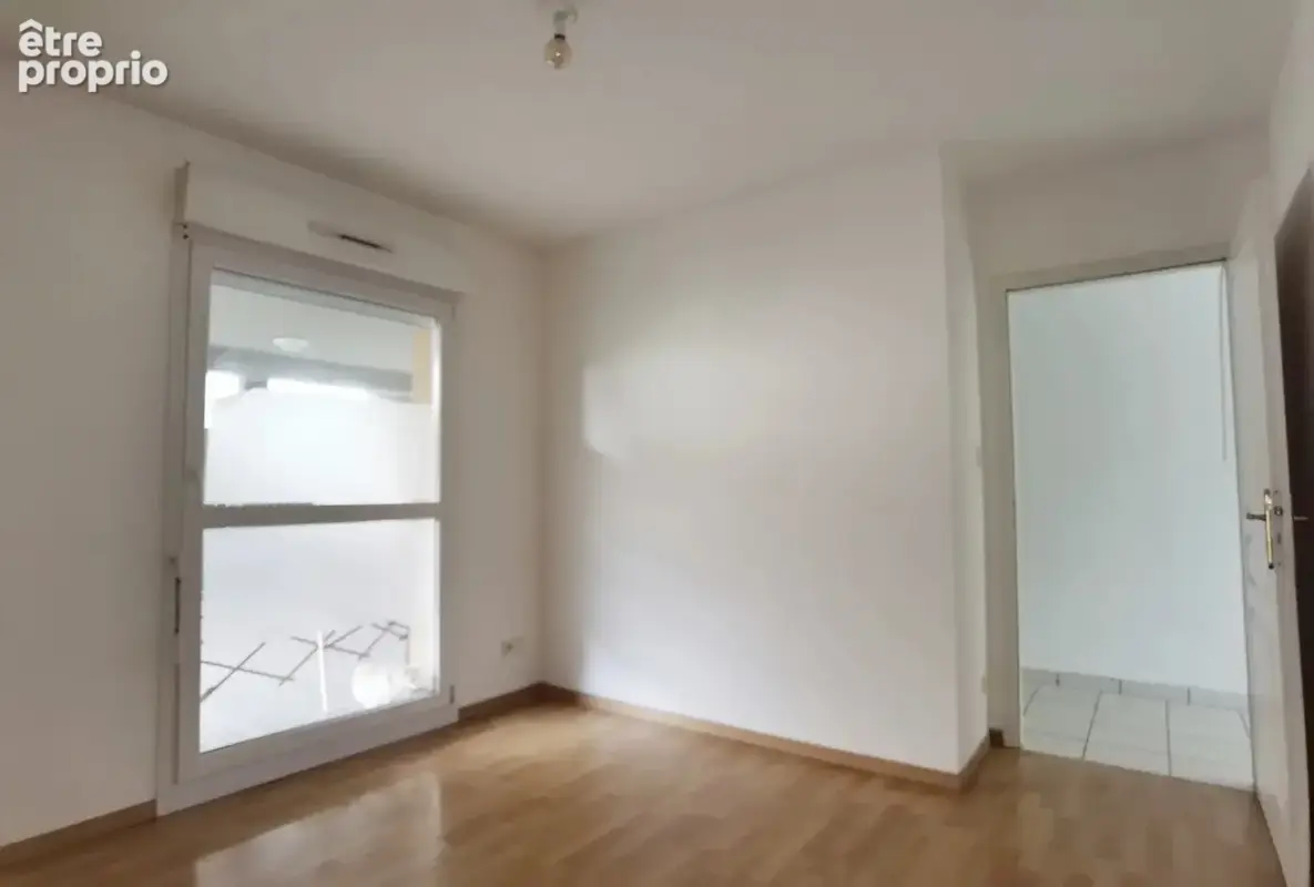 A VENDRE Appartement  2 pièces + parking - photo 5