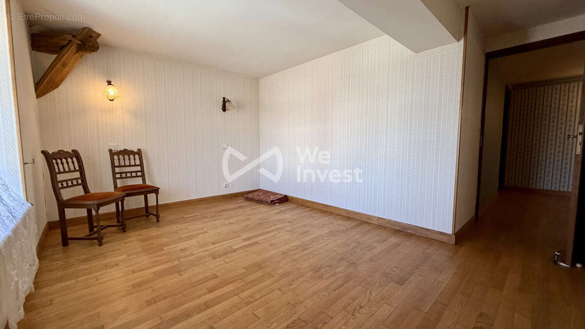 Maison 163 m² à Mandres-En-Barrois  - photo 9