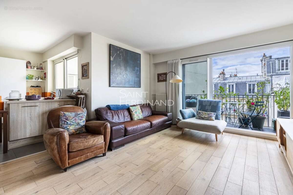 Appartement à PARIS-18E