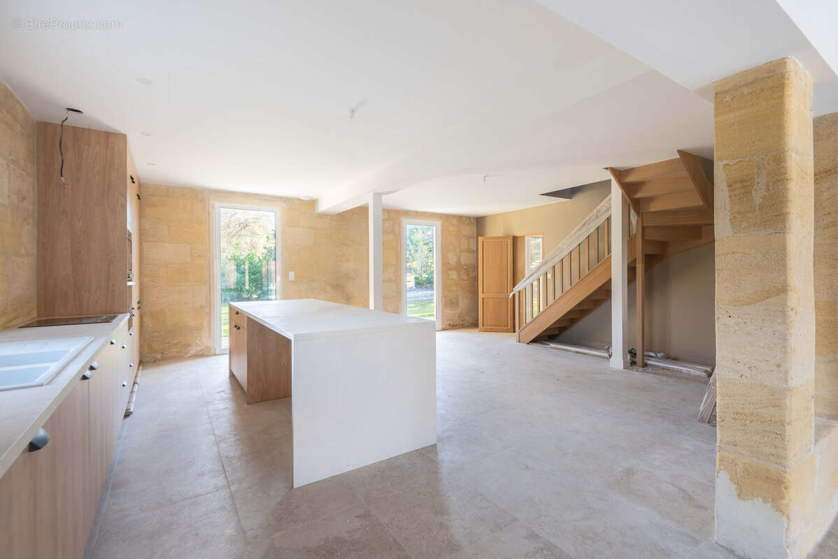 Maison à CAMBLANES-ET-MEYNAC