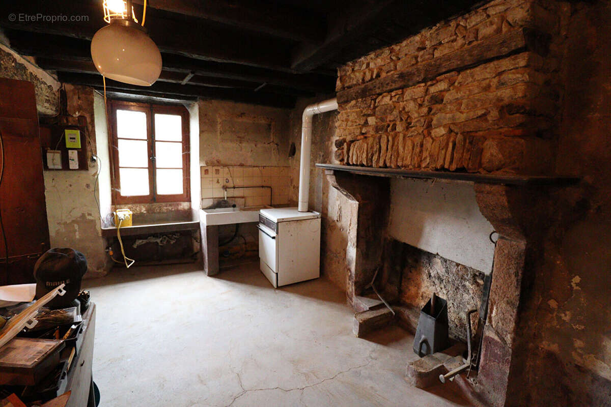 Maison à SAINT-SORNIN-LEULAC