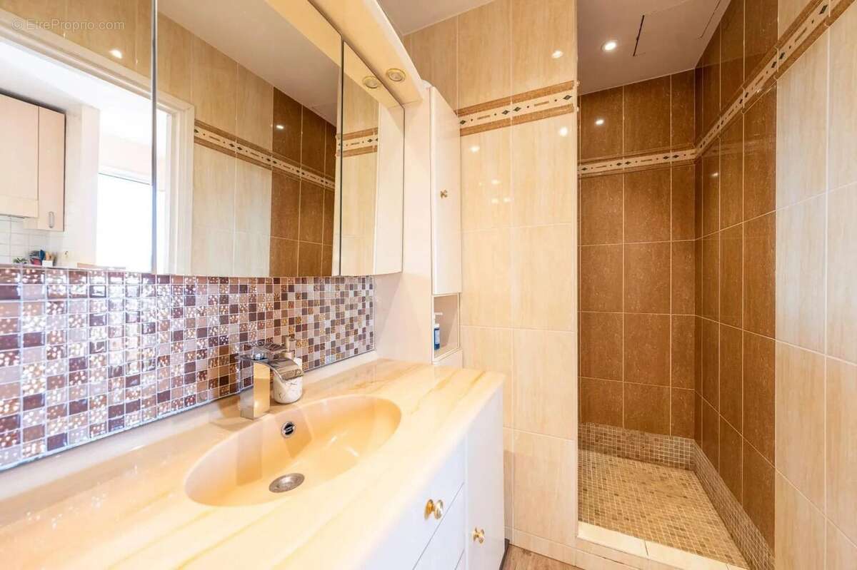 Appartement à CAP-D'AIL