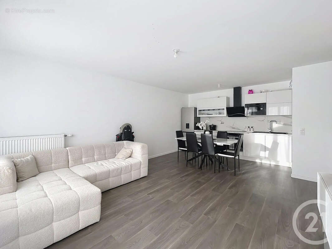 Appartement à SAINT-PIERRE-DU-PERRAY
