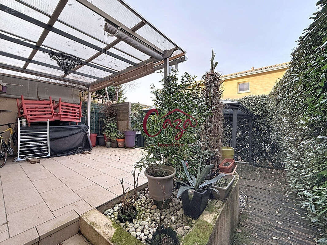 Maison à SAINT-CAPRAIS-DE-BORDEAUX