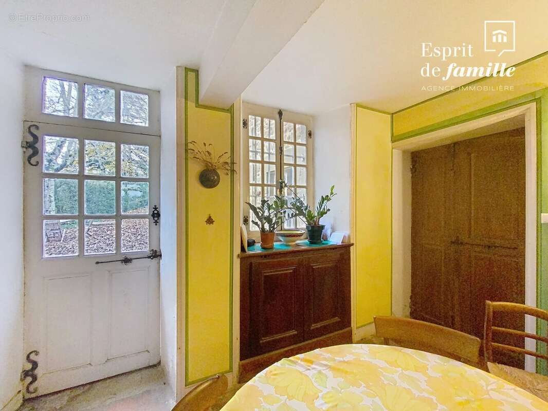 Maison à CHARMES-SUR-L'HERBASSE