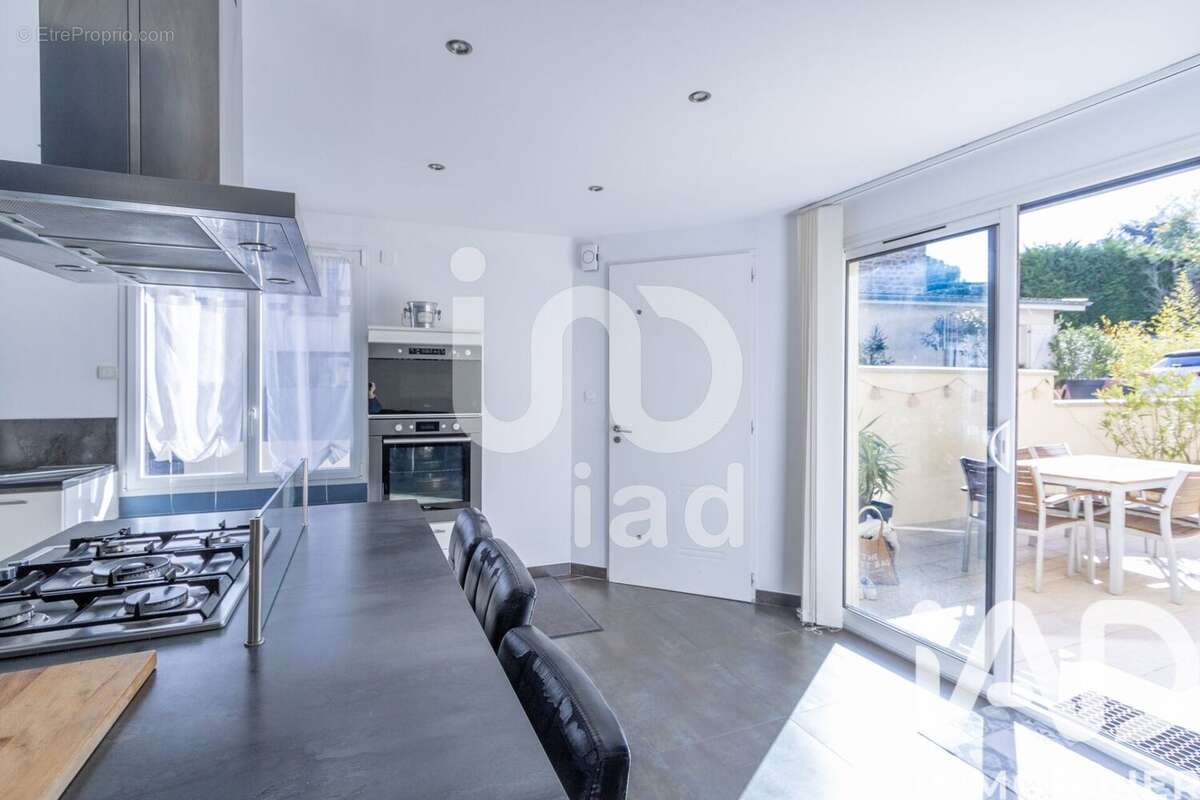 Photo 6 - Maison à DARDILLY