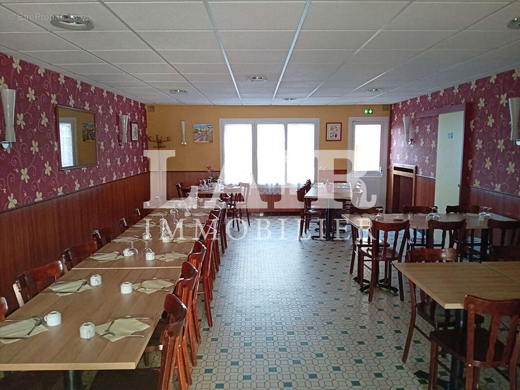 Commerce à PRE-EN-PAIL