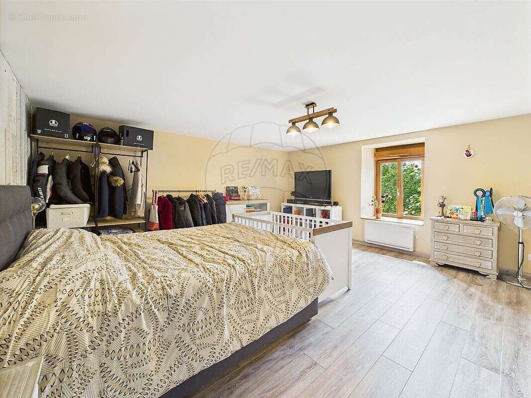 Maison à MAIRY-MAINVILLE