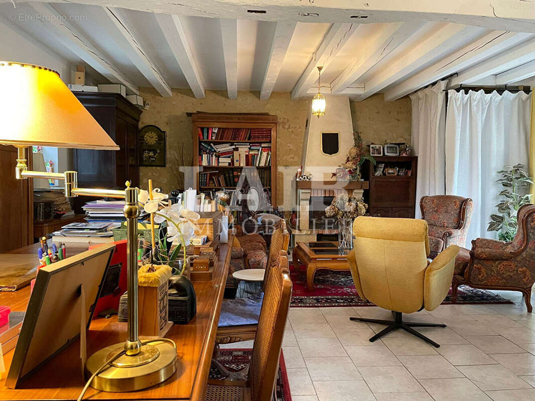 Maison à CONDE-SUR-HUISNE