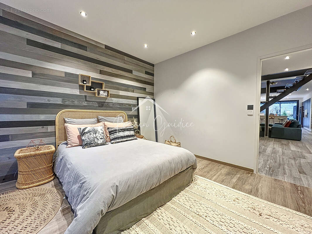 Villa de prestige type 5 de 196 m2 sur son terrain plat de 6770 m2 - photo 13