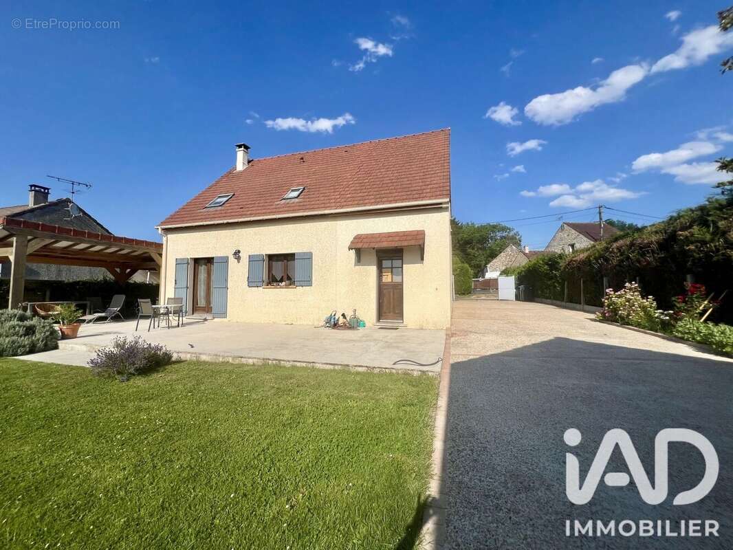 Maison 130 m² à Saint-Martin-Des-Champs  - photo 3