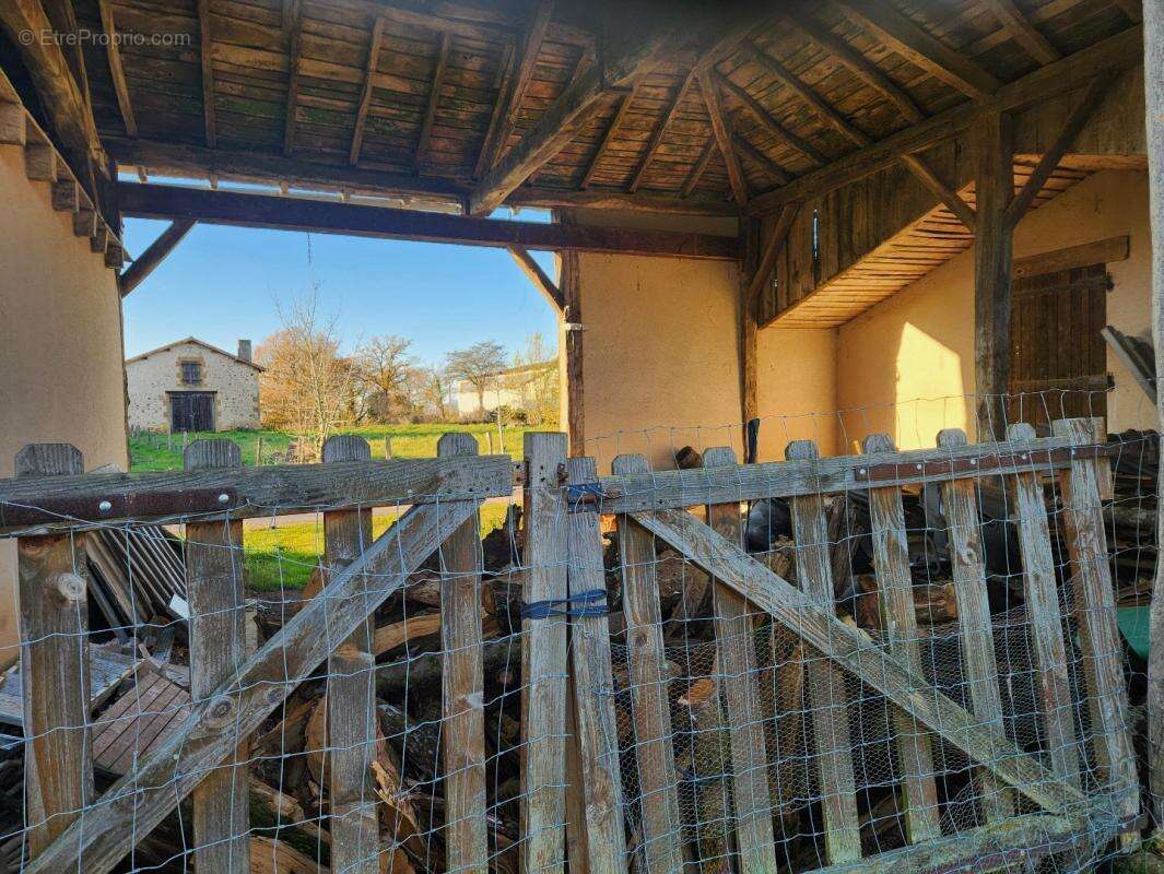 Maison à AVAILLES-LIMOUZINE