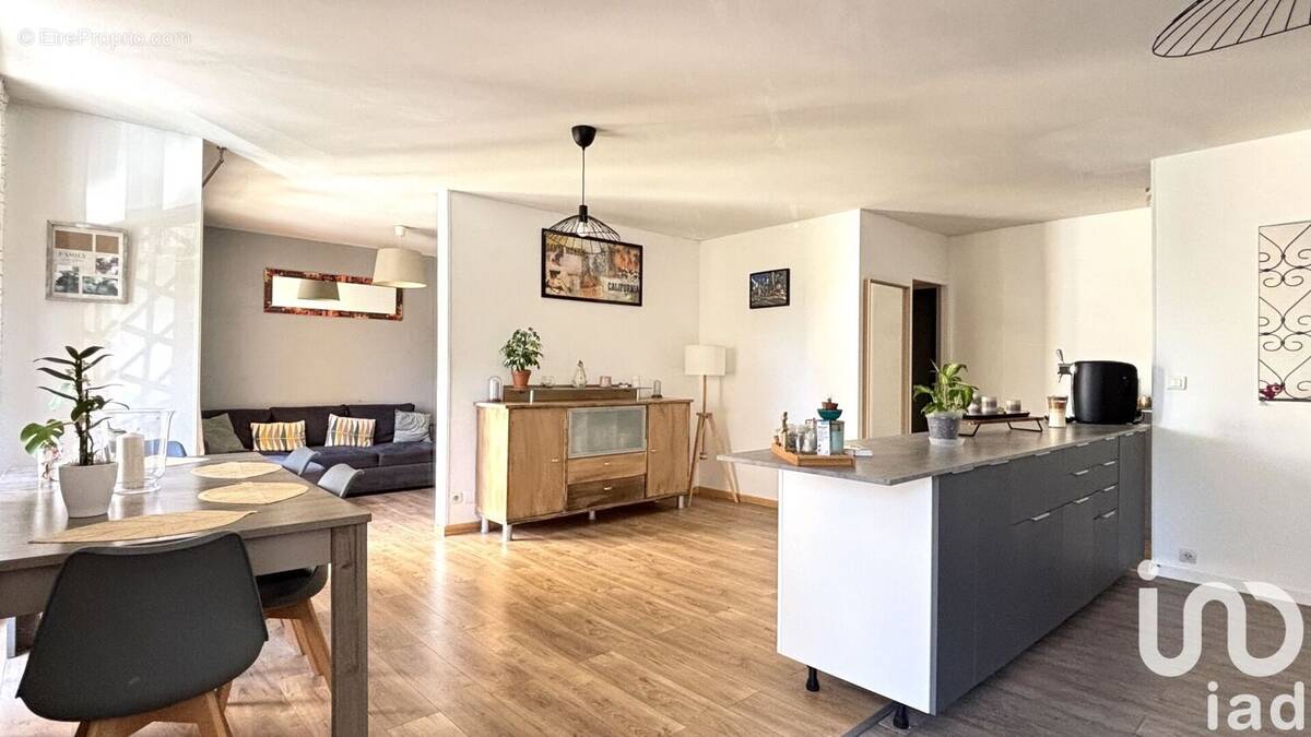 Photo 1 - Appartement à MARSEILLE-12E