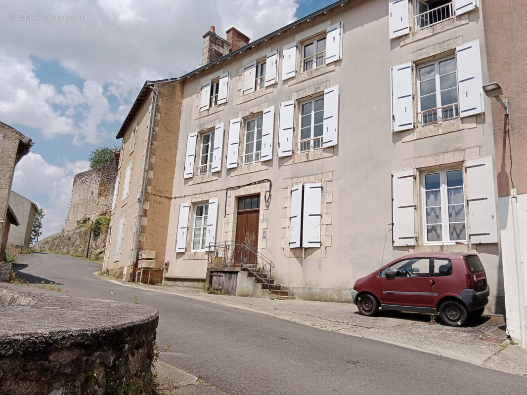 Maison à VIVONNE