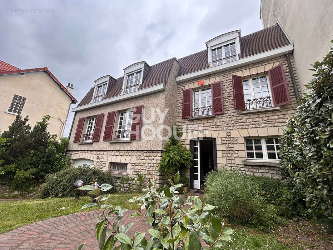 Maison à LES PAVILLONS-SOUS-BOIS