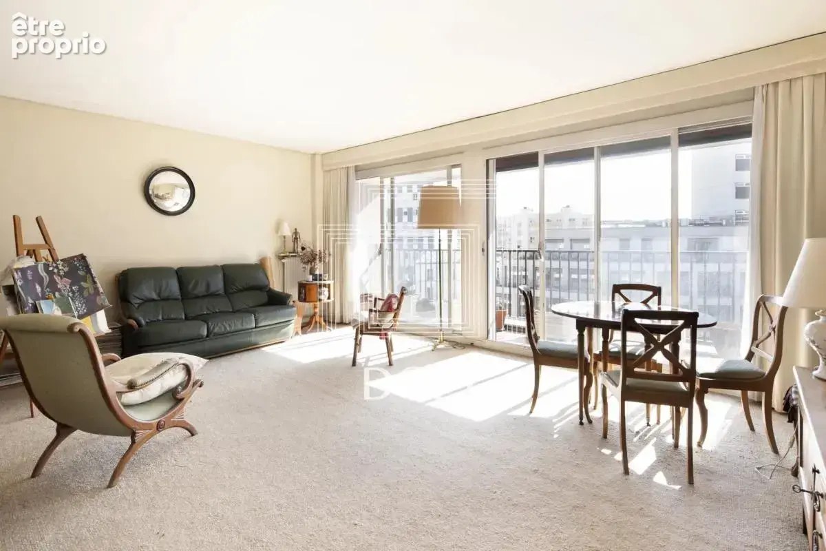 Appartement à PARIS-16E