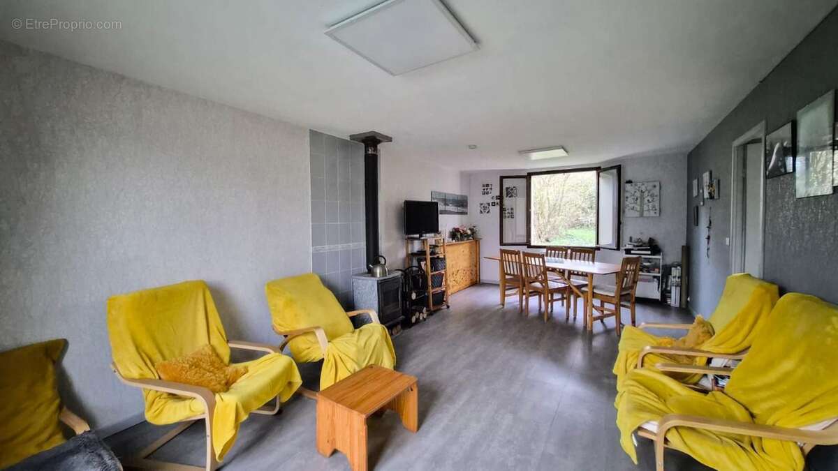 Maison à SAINT-GERMAIN-LES-ARPAJON